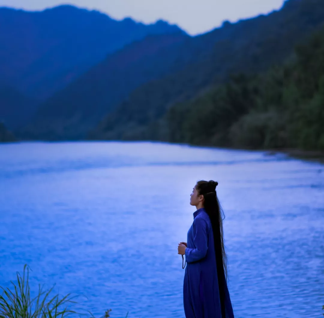 ����·�ϵ��䮔Ů�b